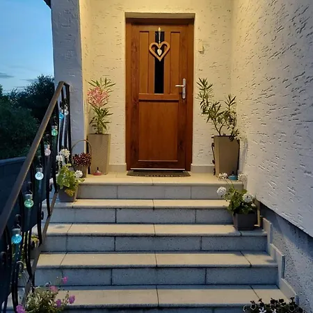 Anna - Austrian In Marchfeld Im Weinviertel Marchegg