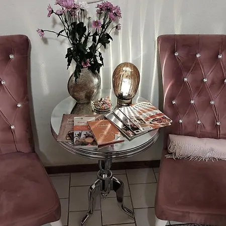 Anna - Austrian In Marchfeld Im Weinviertel Marchegg