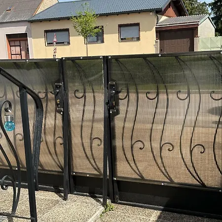 Anna - Austrian In Marchfeld Im Weinviertel Marchegg