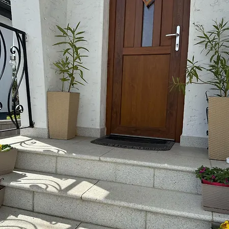 Anna - Austrian In Marchfeld Im Weinviertel * Marchegg