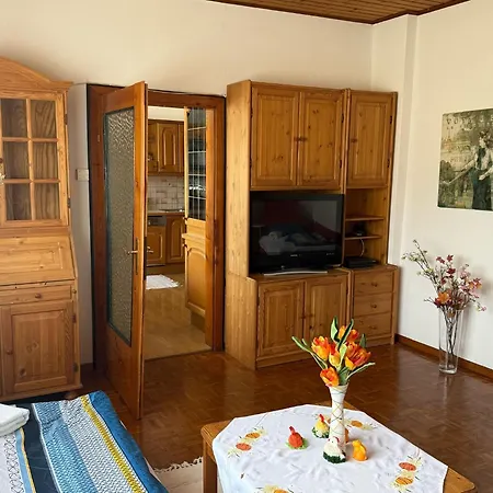 Anna - Austrian In Marchfeld Im Weinviertel *