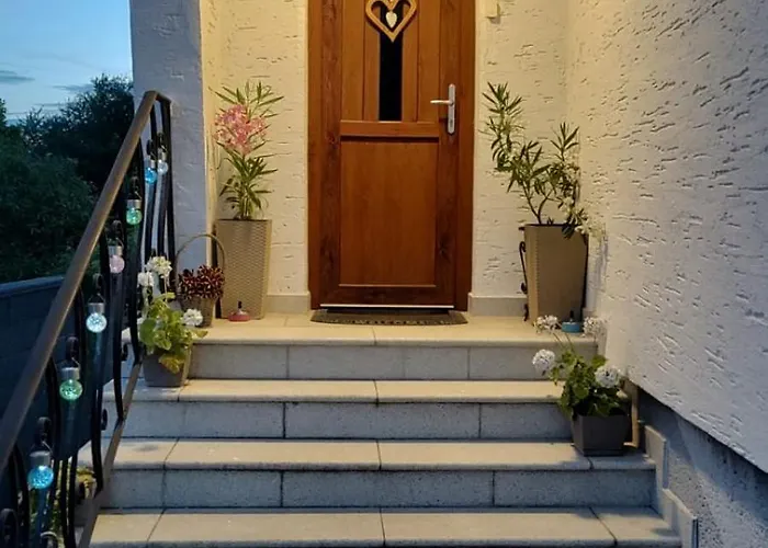 Anna - Austrian In Marchfeld Im Weinviertel Marchegg