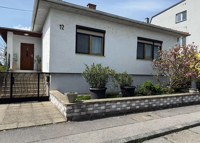 Anna - Austrian In Marchfeld Im Weinviertel Marchegg