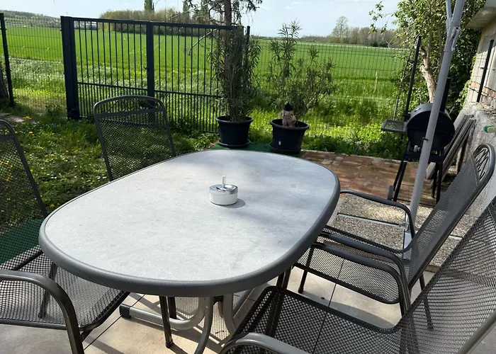 Anna - Austrian In Marchfeld Im Weinviertel *