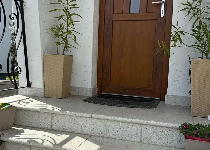 Anna - Austrian In Marchfeld Im Weinviertel * Marchegg