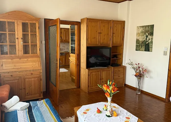 Anna - Austrian In Marchfeld Im Weinviertel *